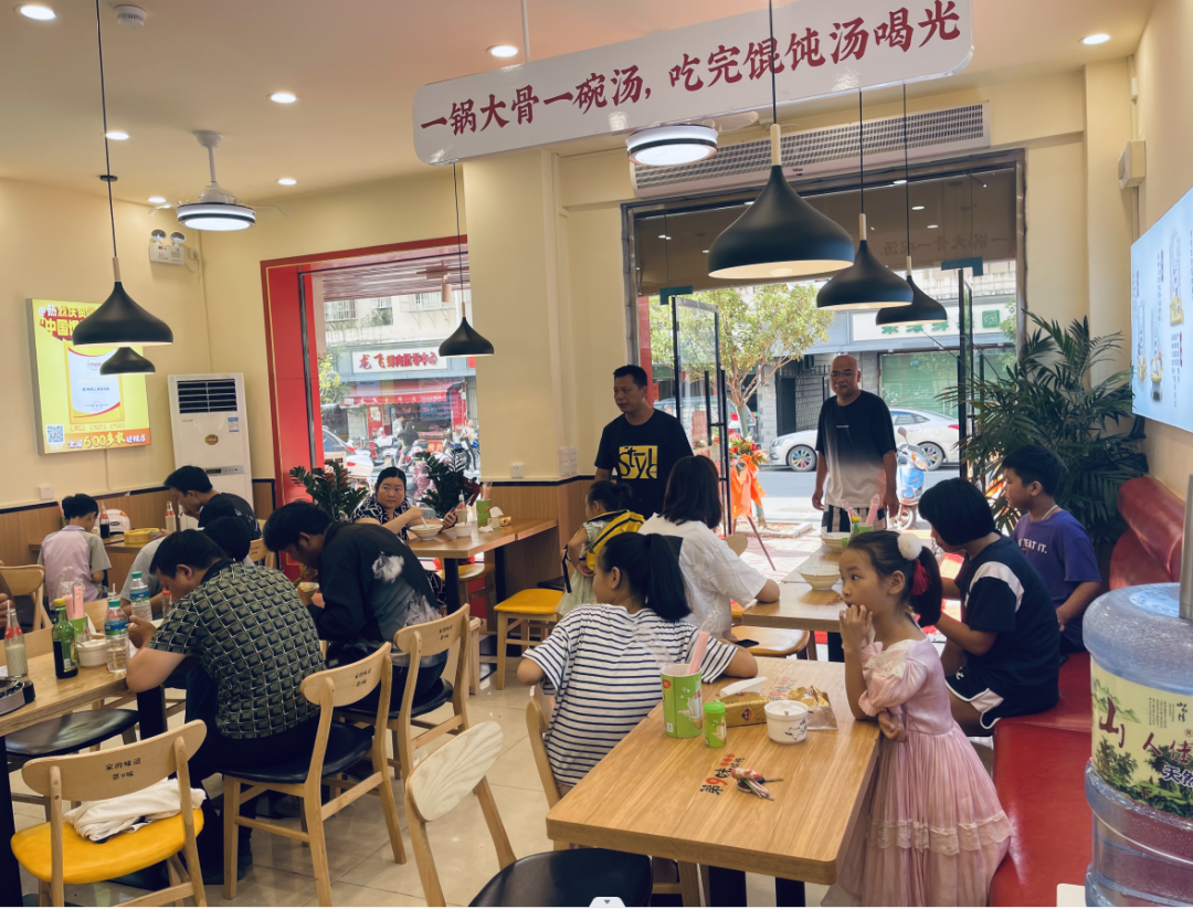 连锁餐饮品牌千千万创业者如何选择一个靠谱的加盟品牌？(图2)