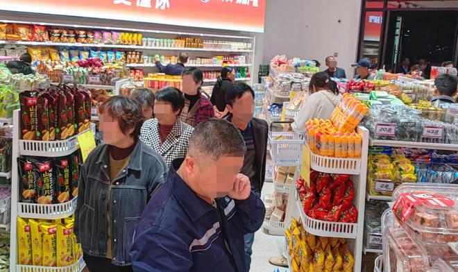 帝卡姆出道即巅峰登顶2024年量贩零食店十大连锁品牌(图2)